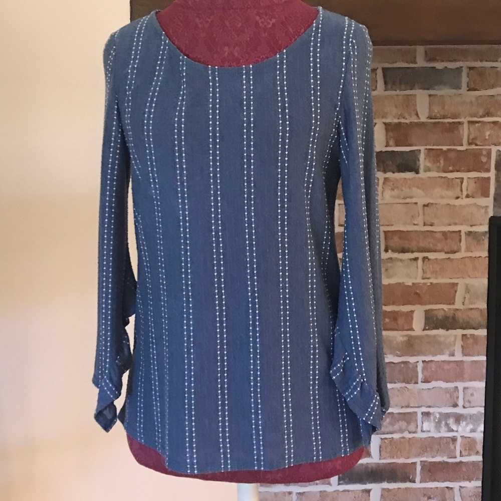 Blue & white Lightweight flowing sleeved Top